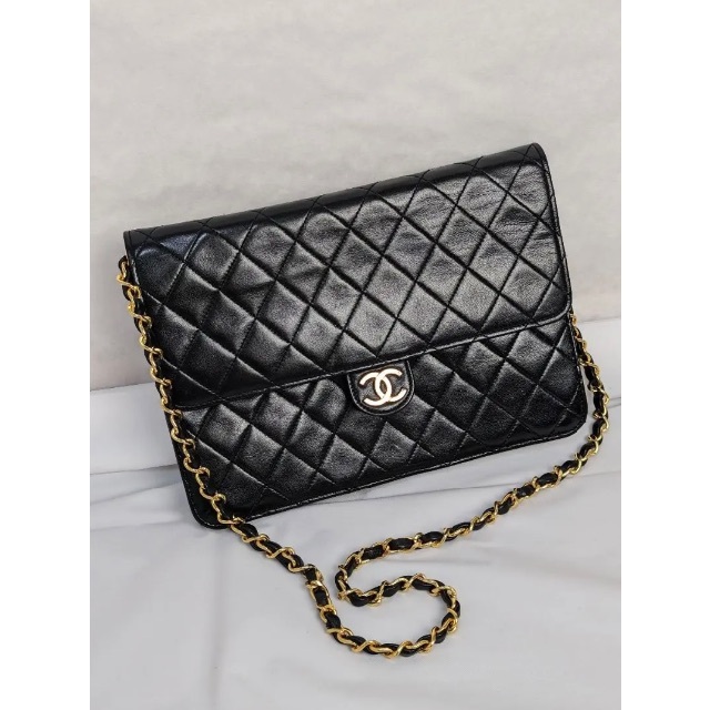 CHANEL マトラッセチェーンショルダーバック