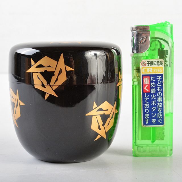 茶道具 輪島塗 岡本陽斎作 鱗鶴蒔絵 黒中棗 共箱 V R5809の通販 茶道具 輪島塗 岡本陽斎作 鱗鶴蒔絵 黒中棗 共箱 V R5809の通販