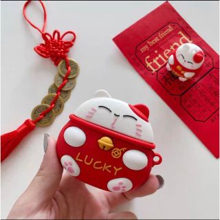 新品　可愛い　AirPods 第3世代 ケース カバー　福招き猫　シリコン　赤(ヘッドフォン/イヤフォン)