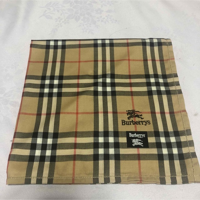 BURBERRY(バーバリー)のバーバリー　ハンカチ　二枚セット　綿　未使用品 メンズのファッション小物(ハンカチ/ポケットチーフ)の商品写真