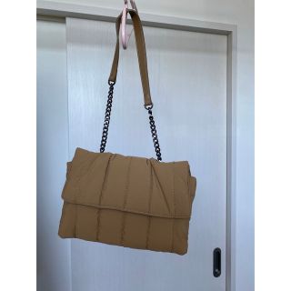 ザラ(ZARA)のZARA かばん　(ショルダーバッグ)