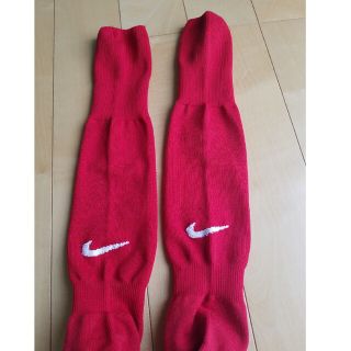 サッカーソックス　NIKE　赤　小学生　キッズ 24　25(ウェア)