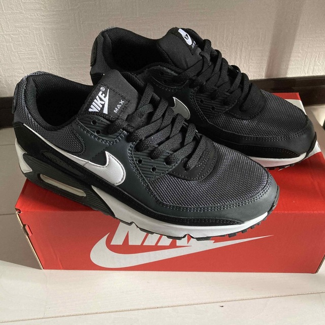 NIKE(ナイキ)のNIKE AIR MAX 90 メンズの靴/シューズ(スニーカー)の商品写真