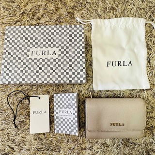 フルラ(Furla)の【即日発送】FURLA 大人気♡ コンパクト 三つ折り財布♡ グレージュ(財布)