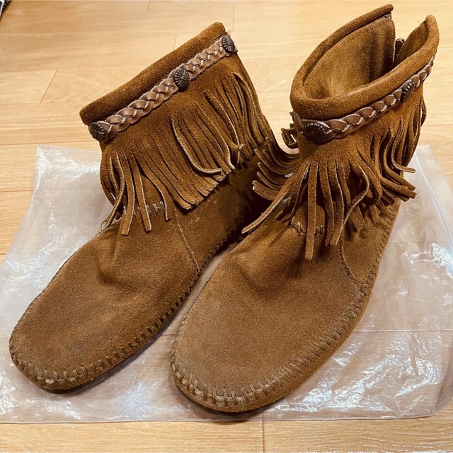 Minnetonka(ミネトンカ)のminneTonka earthコラボ商品　フリンジブーツ　ウエスタンブーツ レディースの靴/シューズ(ブーツ)の商品写真