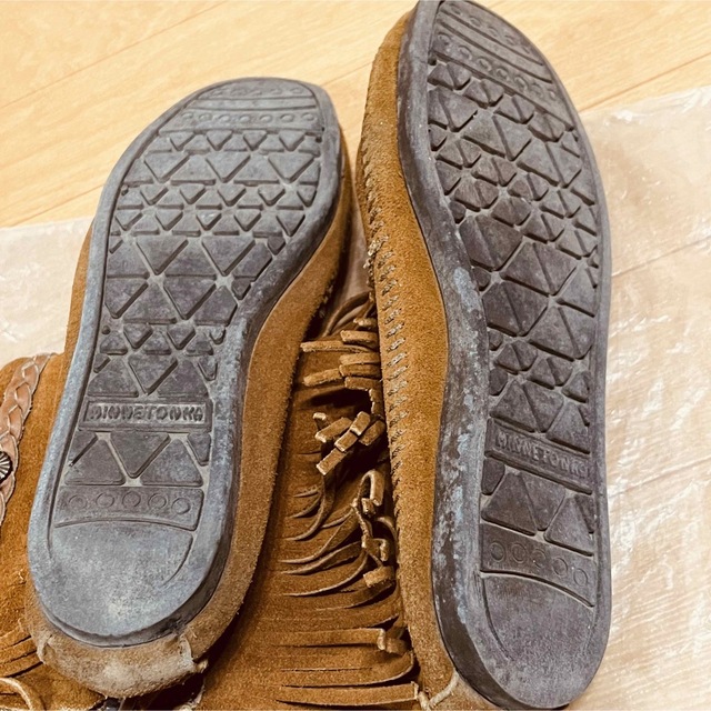 Minnetonka(ミネトンカ)のminneTonka earthコラボ商品　フリンジブーツ　ウエスタンブーツ レディースの靴/シューズ(ブーツ)の商品写真