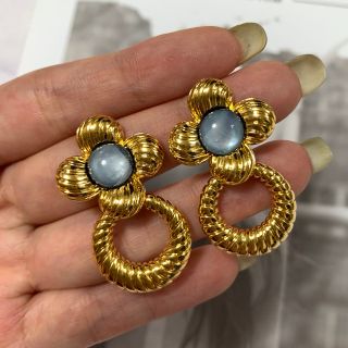 ピアス  ストーン 花 ヴィンテージ風(ピアス)