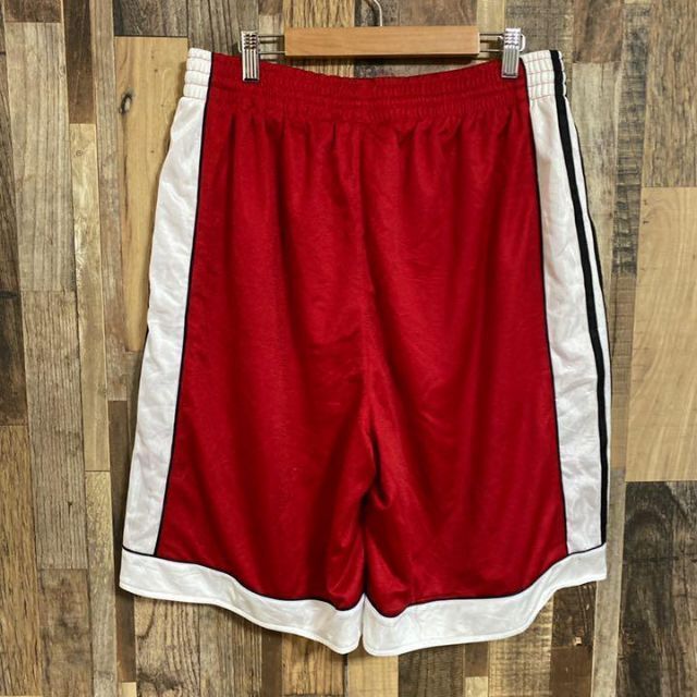 アディダス バスパン ブルズ カラー ハーフ パンツ ロゴ レッド USA古着 メンズのパンツ(ショートパンツ)の商品写真