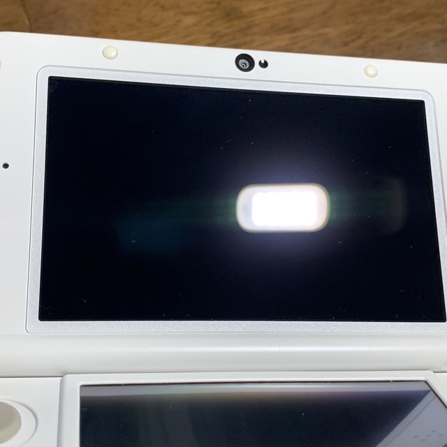 美品！Newニンテンドー3DS LL パールホワイト エンタメ/ホビーのゲームソフト/ゲーム機本体(携帯用ゲーム機本体)の商品写真