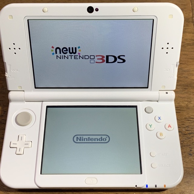 美品！Newニンテンドー3DS LL パールホワイト エンタメ/ホビーのゲームソフト/ゲーム機本体(携帯用ゲーム機本体)の商品写真