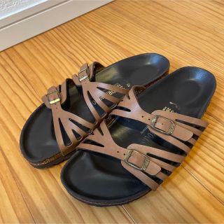 ビルケンシュトック(BIRKENSTOCK)のBIRKENSTOCK GRANADA/グラナダ ライトブラウンHEX 39細幅(サンダル)