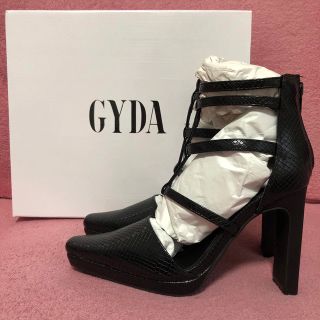 ジェイダ(GYDA)の美品　GYDA ジェイダ グラディエーター パイソン ミュール ブラック S(ミュール)