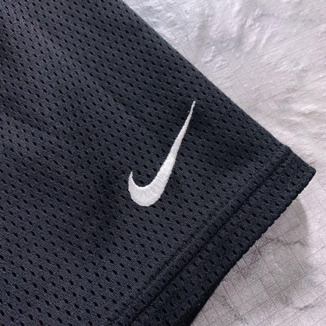 90s OLD NIKE 銀タグ メッシュ ショートパンツ 黒 刺繍ロゴ L