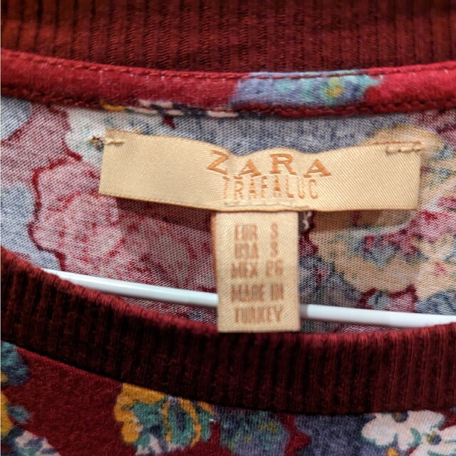 ZARA(ザラ)のZARA　Tシャツ レディースのトップス(Tシャツ(半袖/袖なし))の商品写真