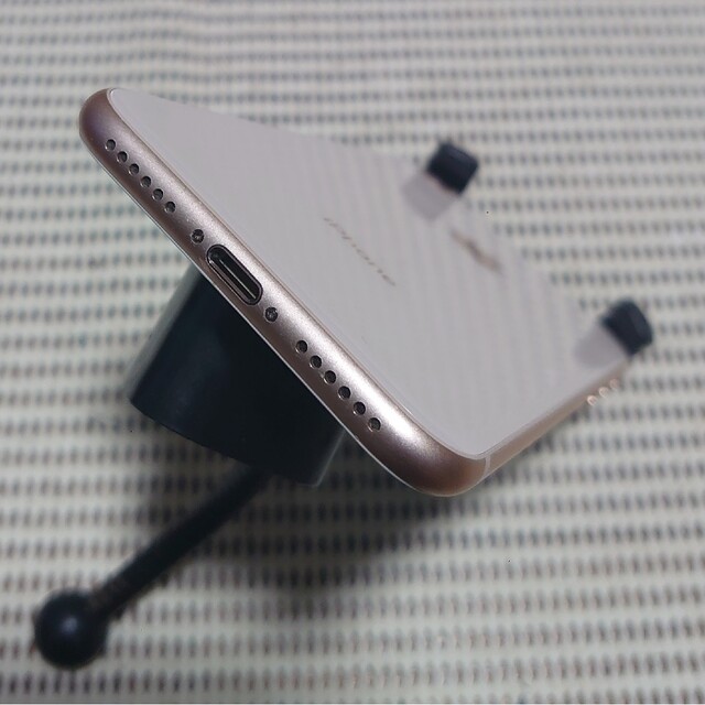 完動品SIMフリーiPhone8本体64GBゴールドDOCOMO判定○