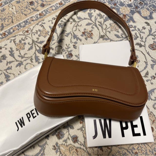 JW PEI JOY ショルダーバッグ ブラウン　jw pei jwpei レディースのバッグ(ショルダーバッグ)の商品写真