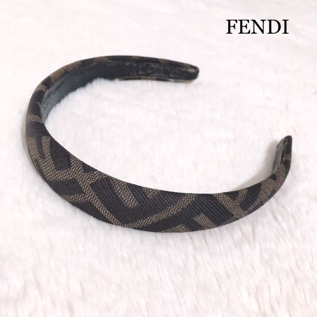 【総柄】フェンディ FENDI ズッカ カチューシャ ヘアアクセサリー FFロゴ