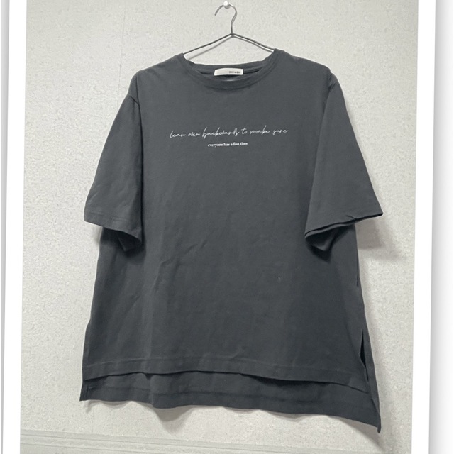 SHOO・LA・RUE(シューラルー)のほぼ未使用 シューラルー 半袖tシャツ ロゴtシャツ アメカジtシャツ レディースのトップス(カットソー(半袖/袖なし))の商品写真