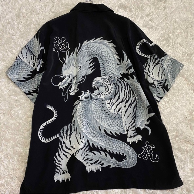クーポン利用 希少*未使用【ドッグタウン黒龍】白XL龍虎シャツロゴ刺繍ポリエステル総柄