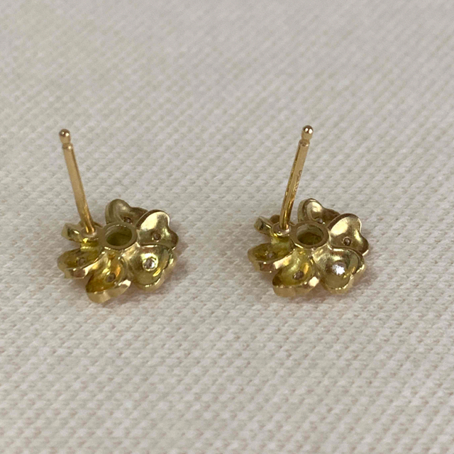 18K ダイヤモンドピアス