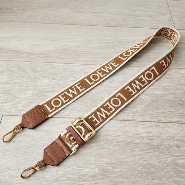 LOEWEロエベ アナグラムジャガードバックストラップ(美品) | gulatilaw.com