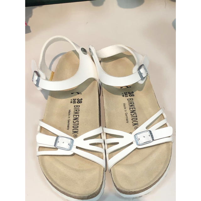 BIRKENSTOCK(ビルケンシュトック)のBIRKENSTOCK ビルケンシュトック　サンダル　38バリ　ホワイト レディースの靴/シューズ(サンダル)の商品写真