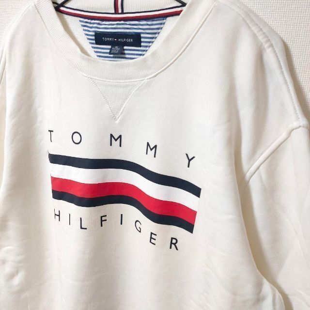 TOMMY HILFIGER(トミーヒルフィガー)のトミーヒルフィガー 白 フラッグロゴ スウェット トレーナー メンズ XL 裏毛 メンズのトップス(スウェット)の商品写真