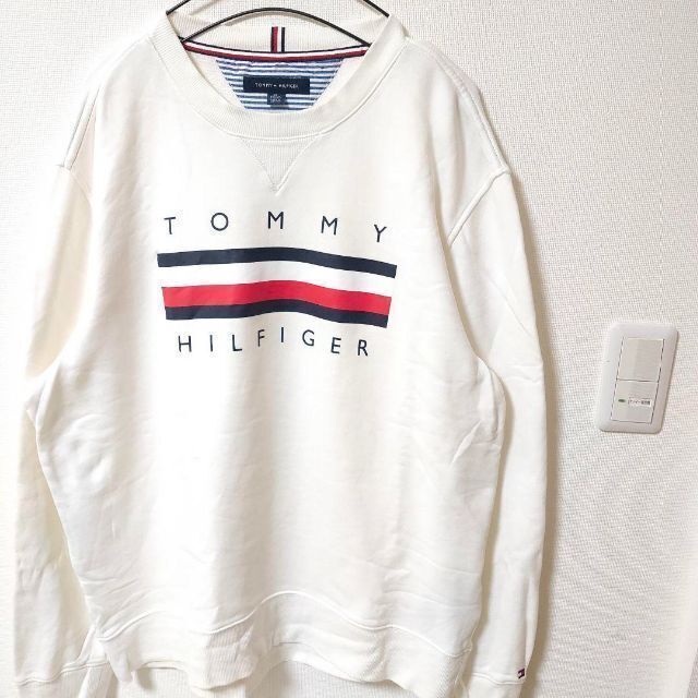 TOMMY HILFIGER(トミーヒルフィガー)のトミーヒルフィガー 白 フラッグロゴ スウェット トレーナー メンズ XL 裏毛 メンズのトップス(スウェット)の商品写真