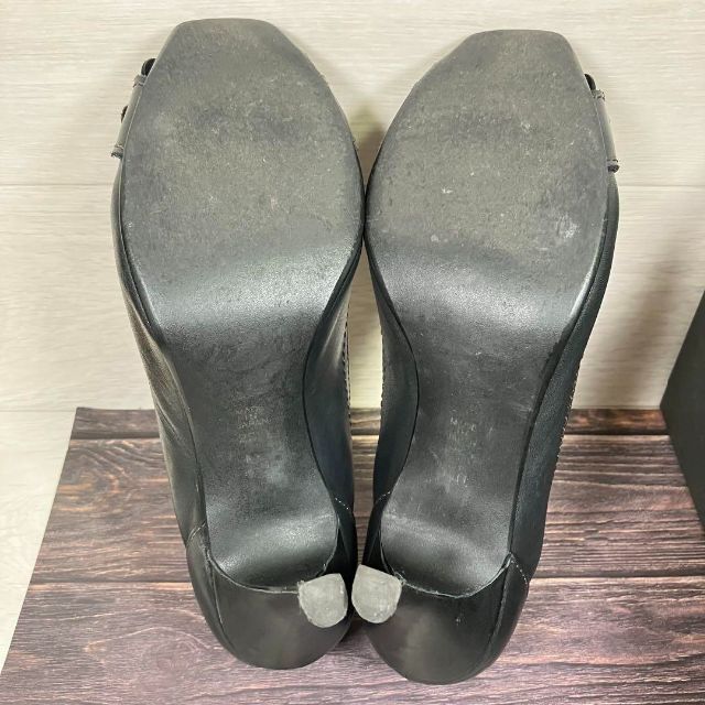 DIANA(ダイアナ)のDIANA ダイアナ 22.5 ベルト バックル パンプス ブラック レディースの靴/シューズ(ハイヒール/パンプス)の商品写真