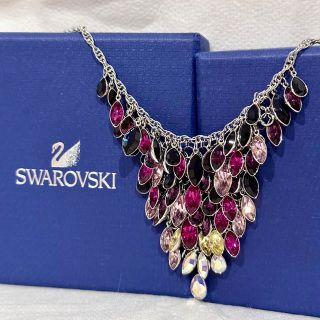 スワロフスキー(SWAROVSKI)のアラレちゃん⭐︎SwarovskiのTody Largeマルチカラーネックレス(ネックレス)