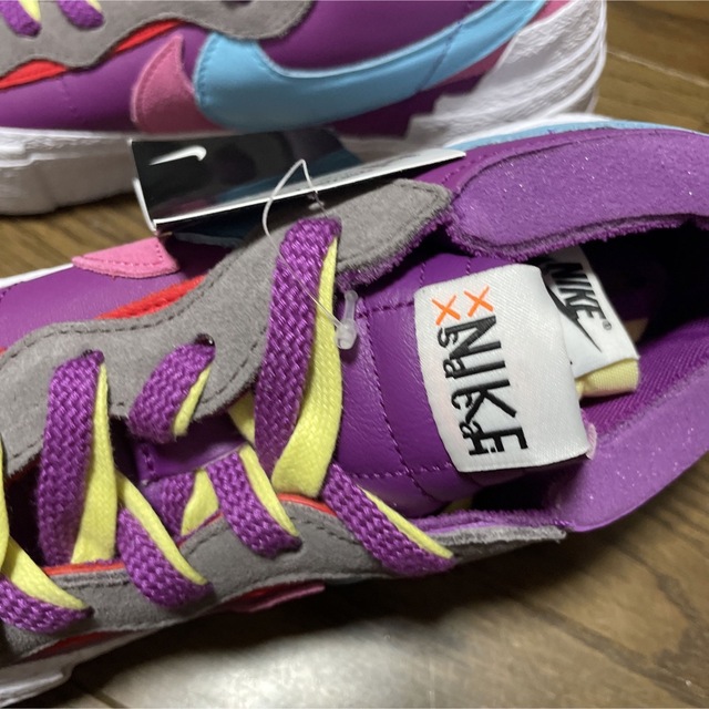 sacai(サカイ)のKAWS × sacai × Nike Blazer Low TeamPUPLE メンズの靴/シューズ(スニーカー)の商品写真