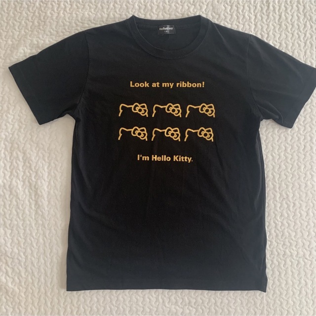 ハローキティ(ハローキティ)のキティ　Tシャツ　ブラック　M レディースのトップス(Tシャツ(半袖/袖なし))の商品写真