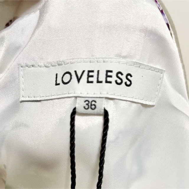 LOVELESS(ラブレス)の川口春奈さんドラマ衣装♪タグ付き未使用　ラブレス　LOVELESS 花柄スカート レディースのスカート(ひざ丈スカート)の商品写真