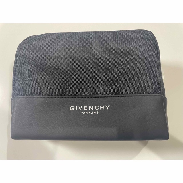 GIVENCHY(ジバンシィ)のGIVENCHY ポーチ レディースのファッション小物(ポーチ)の商品写真