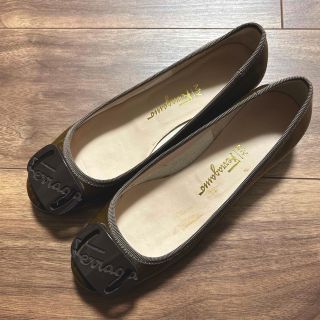 サルヴァトーレフェラガモ(Salvatore Ferragamo)のお値下げ！フェラガモ　バレエシューズ　パンプス　22.5センチ(ハイヒール/パンプス)