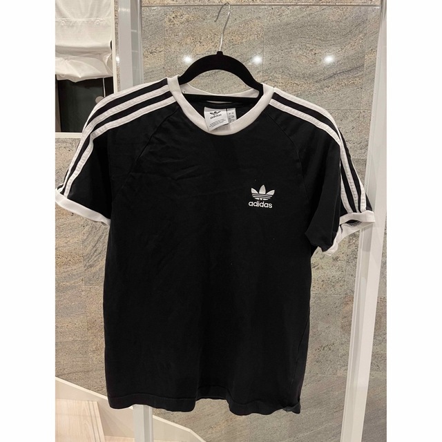 adidas(アディダス)のadidas アディダス　tシャツ メンズのトップス(Tシャツ/カットソー(半袖/袖なし))の商品写真