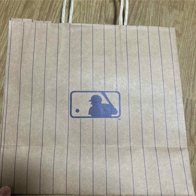 MLB(メジャーリーグベースボール)のMLB紙袋 レディースのバッグ(ショップ袋)の商品写真