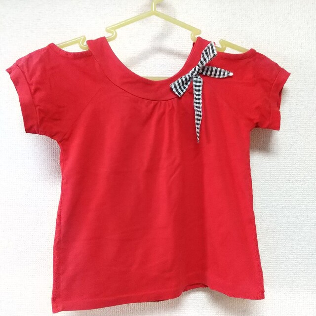 リボン付　オフショルダー　半袖　　120 キッズ/ベビー/マタニティのキッズ服女の子用(90cm~)(Tシャツ/カットソー)の商品写真