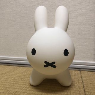 トイザラス(トイザらス)のブルーナボンボン ミニ  白(ぬいぐるみ/人形)