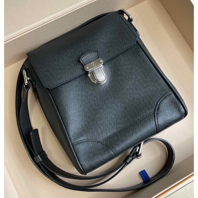 Louis Vuitton Luka Taiga ショルダーバッグ