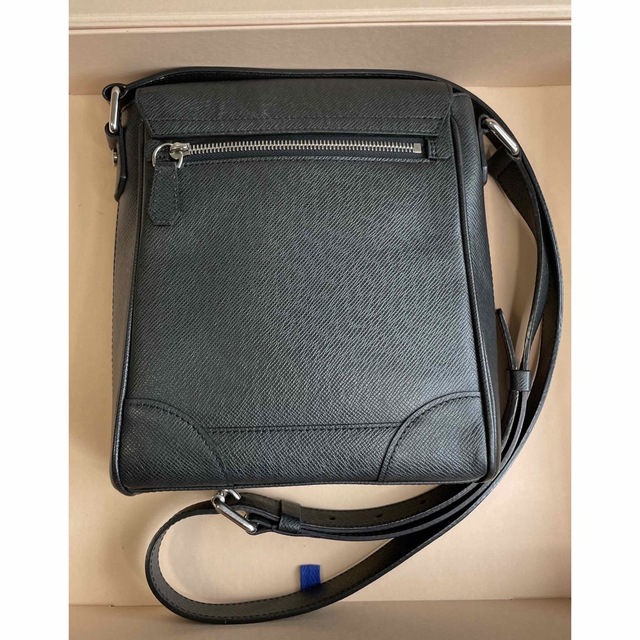 Louis Vuitton Luka Taiga ショルダーバッグ