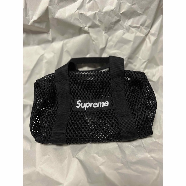 Supreme(シュプリーム)のSupreme Mesh Mini Duffle Bag シュプリーム バッグ黒 メンズのバッグ(ショルダーバッグ)の商品写真