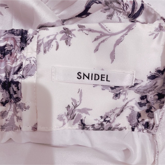 SNIDEL(スナイデル)の【りいこ様専用】SNIDEL プリントプリーツティアードスカート レディースのスカート(ロングスカート)の商品写真