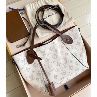 ルイヴィトン(LOUIS VUITTON)のLouis Vuitton Hina PM モノグラム・マヒナ(ハンドバッグ)