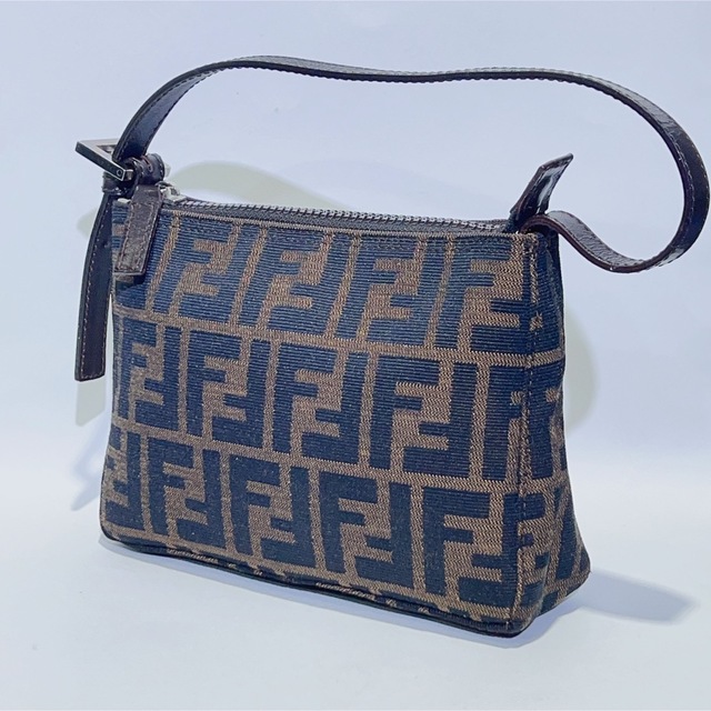 FENDI フェンディ ズッカ ショルダーポーチ