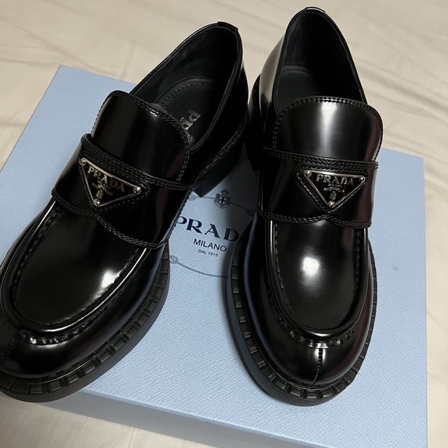 PRADA チョコレート ブラッシュドレザーローファー 37