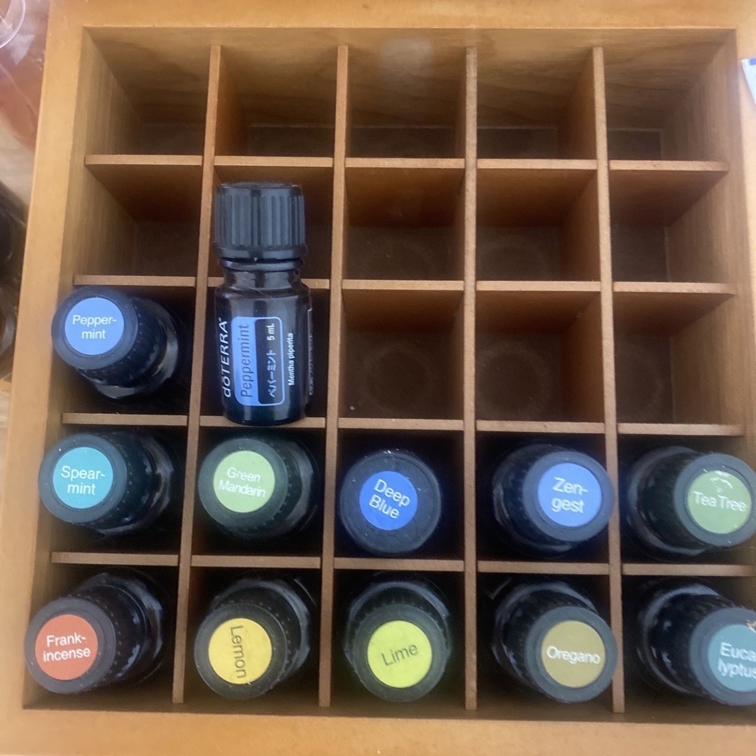 doTERRA(ドテラ)のドテラ エッセンシャルオイル コスメ/美容のリラクゼーション(アロマオイル)の商品写真