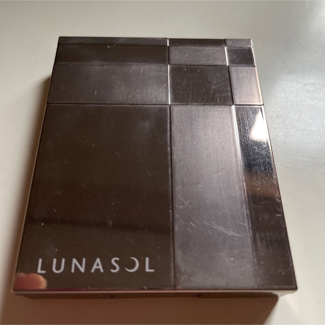 LUNASOL(ルナソル)のルナソル　ライティングフォーアイズEX04 コスメ/美容のベースメイク/化粧品(アイシャドウ)の商品写真