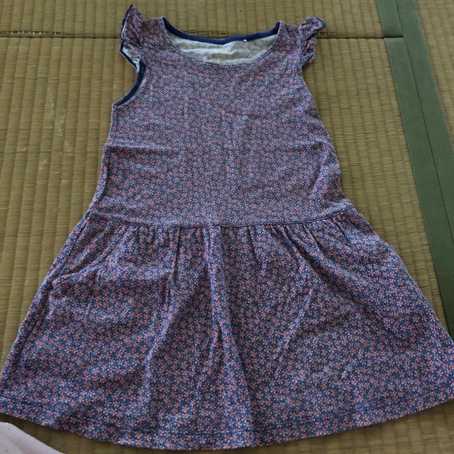 UNIQLO(ユニクロ)のユニクロワンピース110 キッズ/ベビー/マタニティのキッズ服女の子用(90cm~)(ワンピース)の商品写真