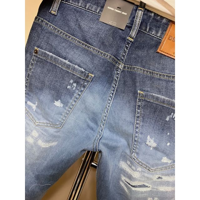 DSQUARED2(ディースクエアード)の定価11.3万 新品 44 23ssDSQUARED2 Super Twinky メンズのパンツ(デニム/ジーンズ)の商品写真